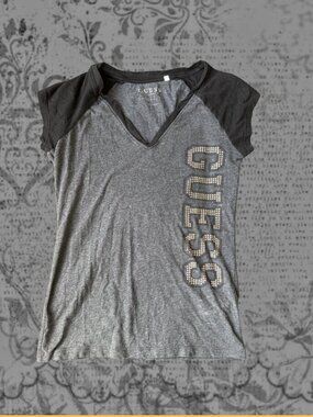 VINTAGE Guess Grey V Neck Tee Rhinestone Logo Y2K Fitted Baby Tee